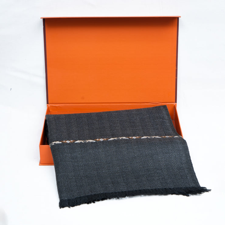 Lux Shawl D1 | Black