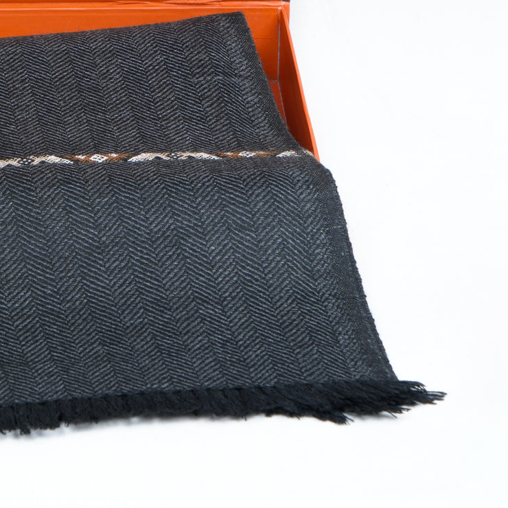 Lux Shawl D1 | Black