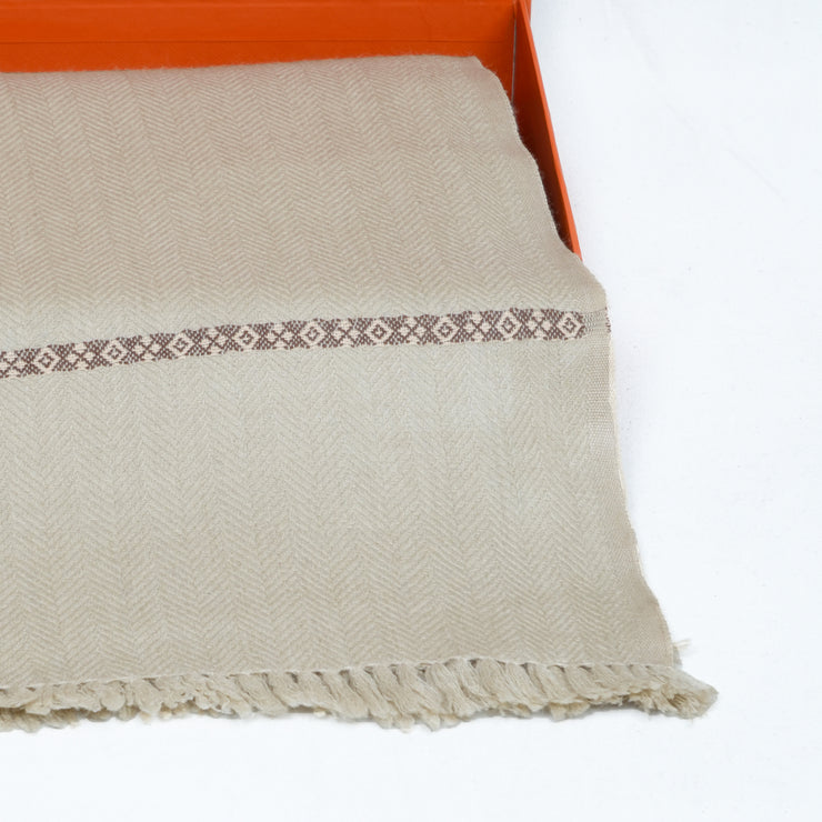 Lux Shawl D1 | Skin